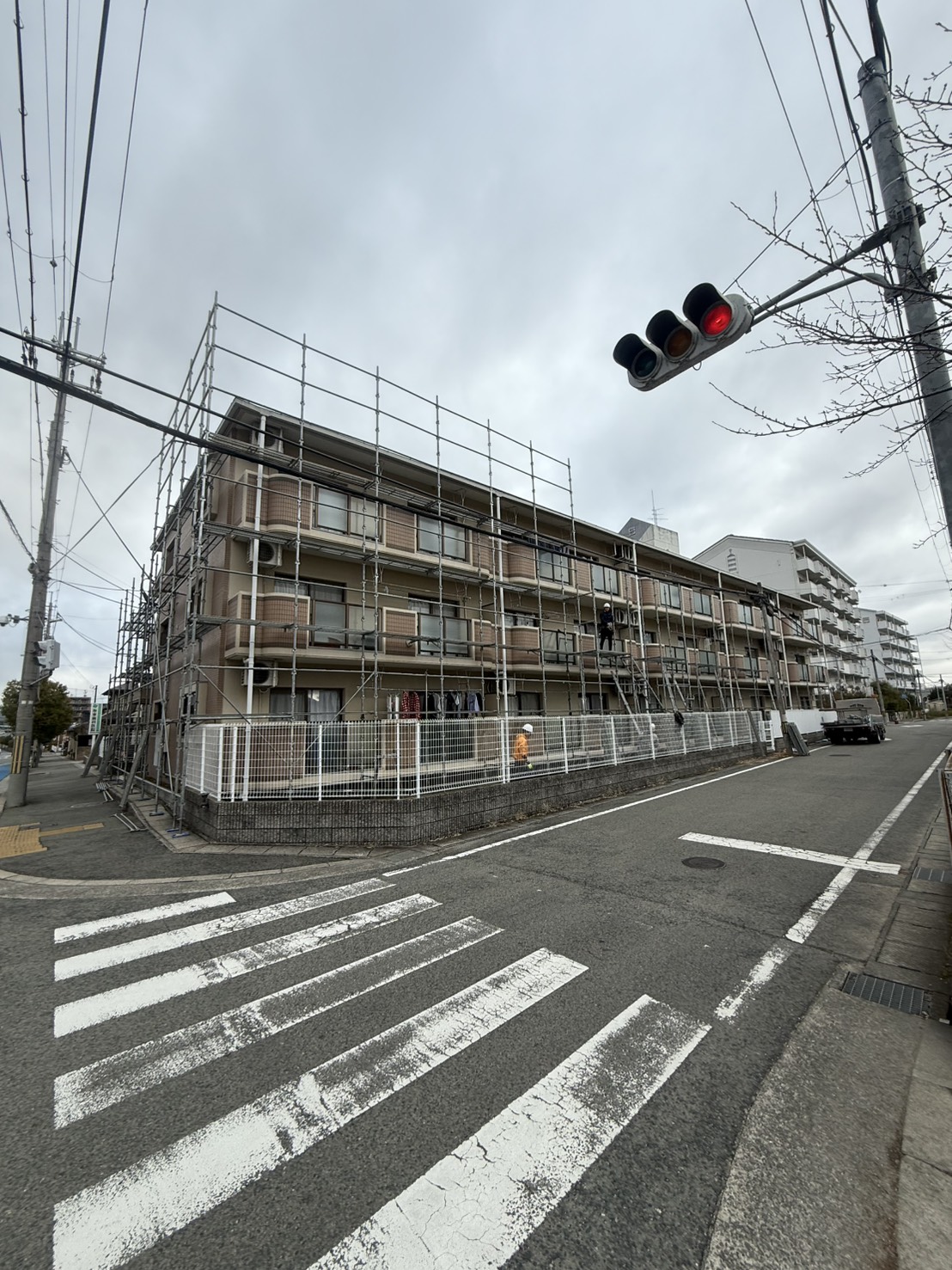 神戸市西区 塗装工事 集合住宅 足場仮設工事 施工中 三田市